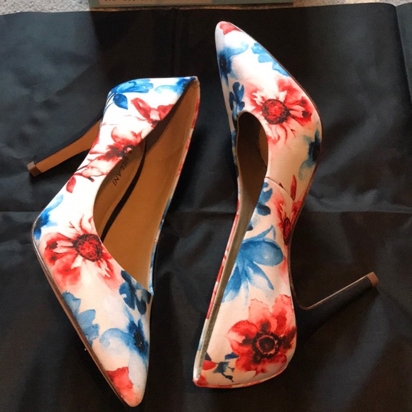 Heels - Picture 2 of 8